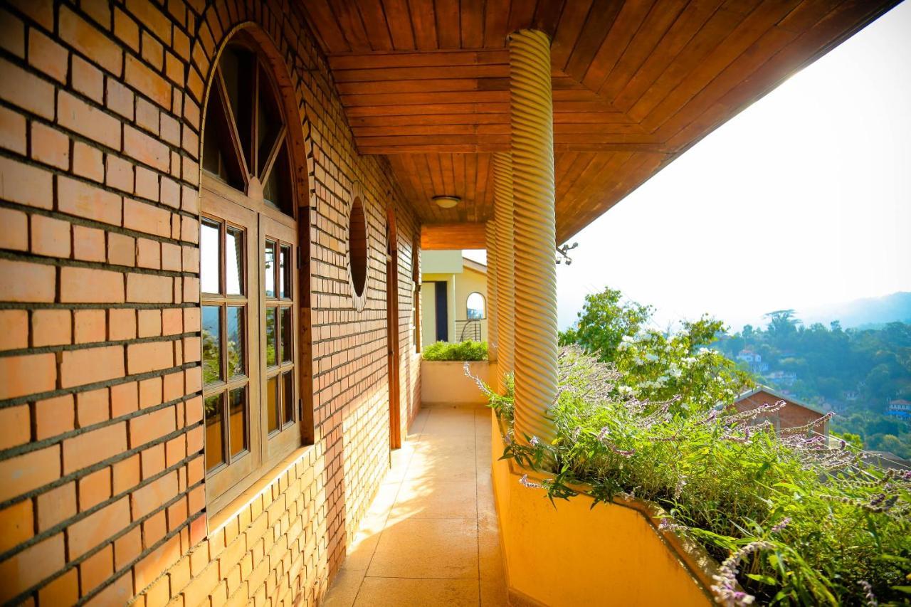 Homestay The Views - 360 Mountain View *