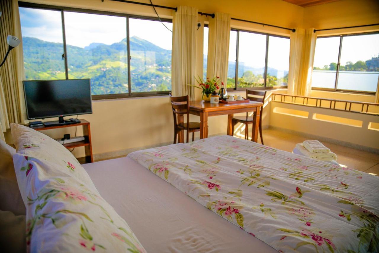 The Views - 360 Mountain View Homestay