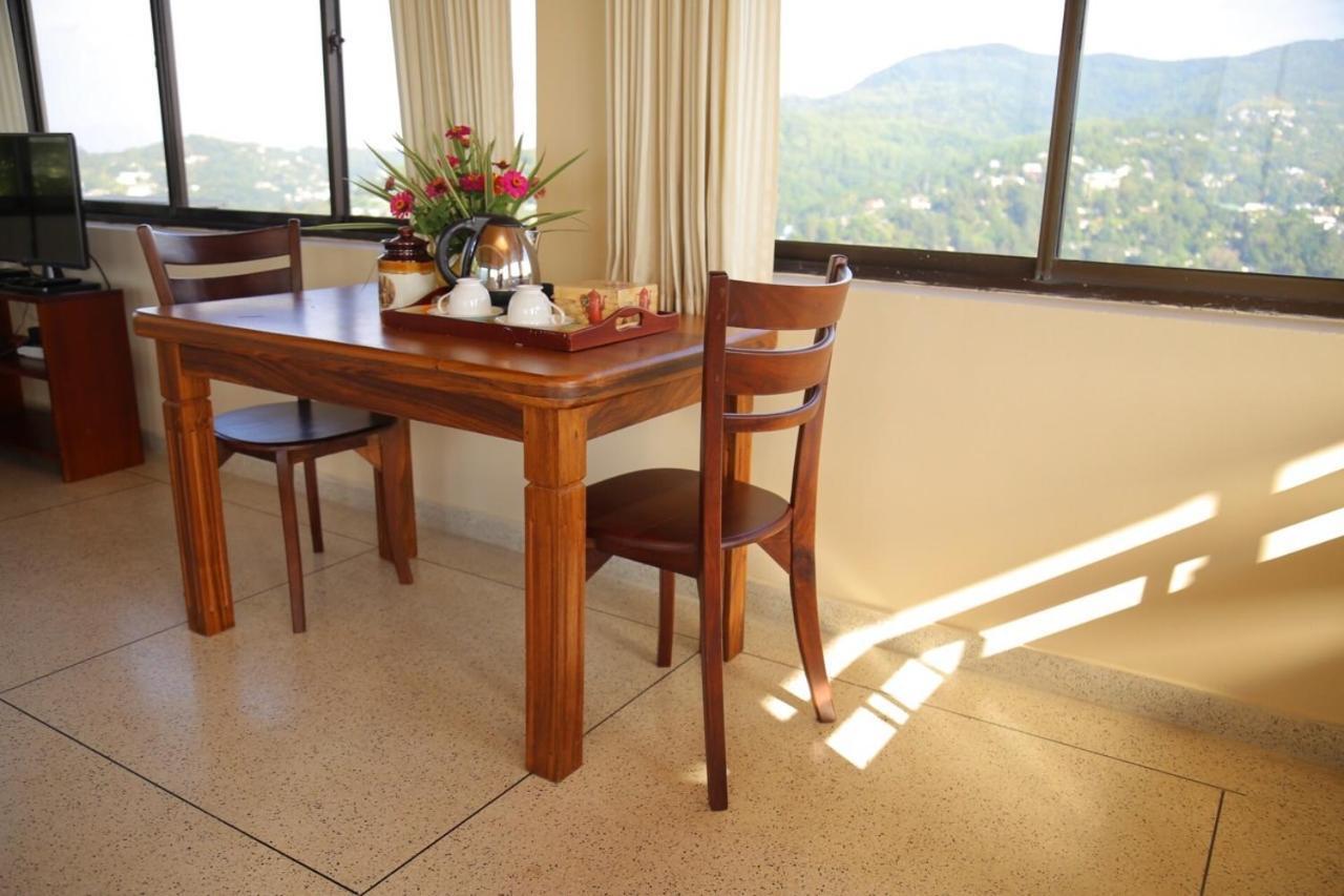 The Views - 360 Mountain View *
