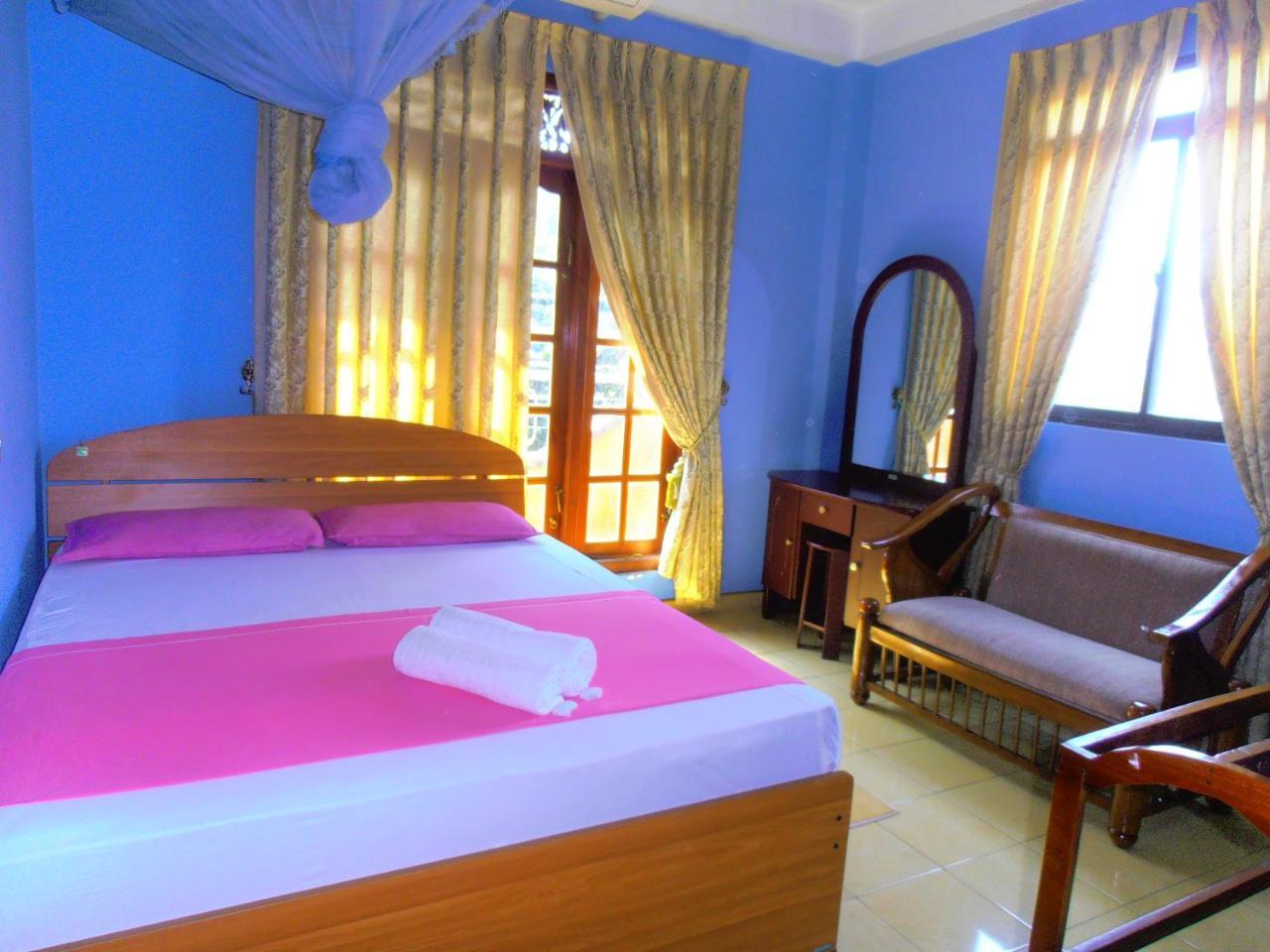Ritzy 3* Kandy