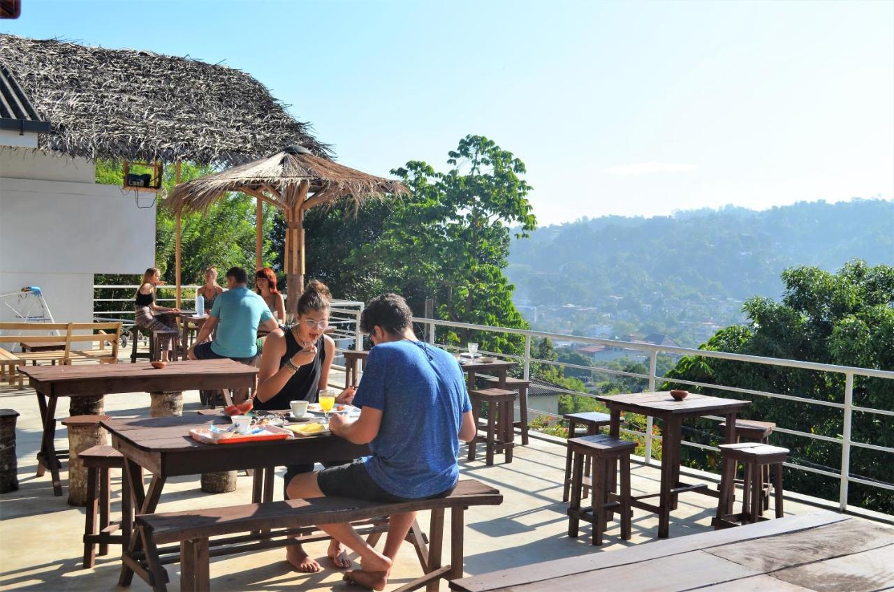 Deck On The Hills Hostel Kandy