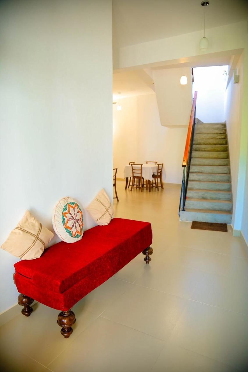 White Bed & Breakfast Kandy