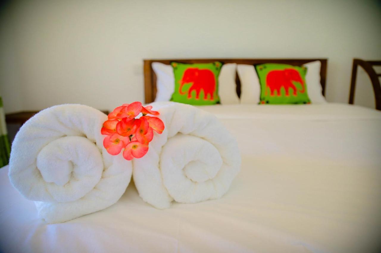 Bed & Breakfast White