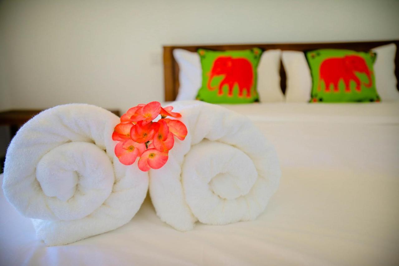 Bed & Breakfast White 3*