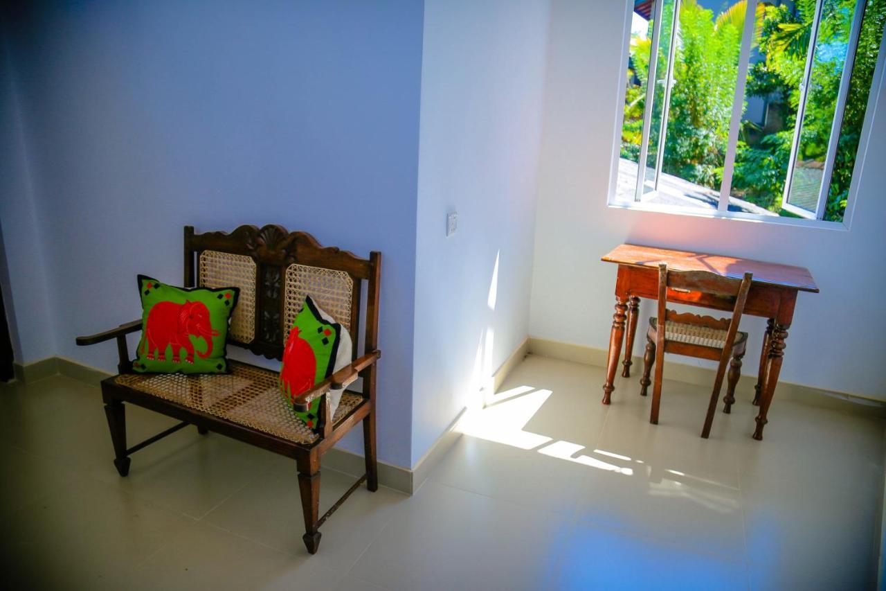Bed & Breakfast White