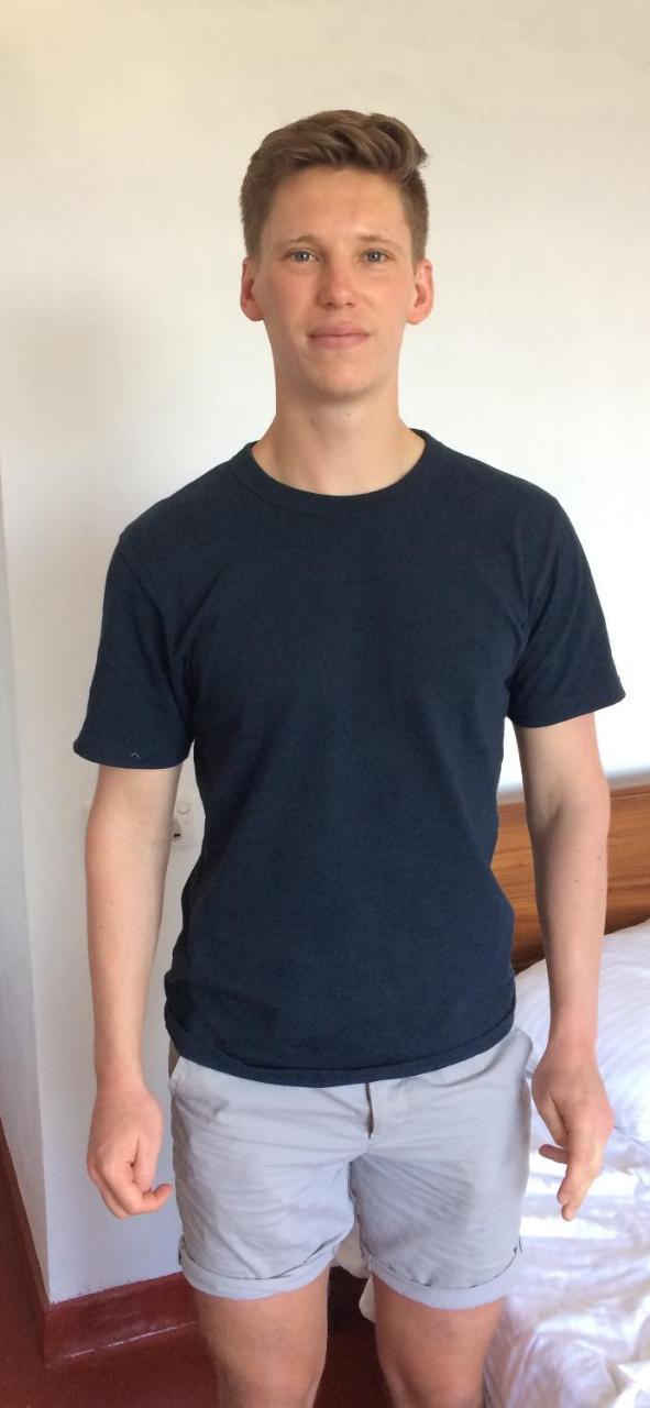 47 Alfred House - Free Pickup From