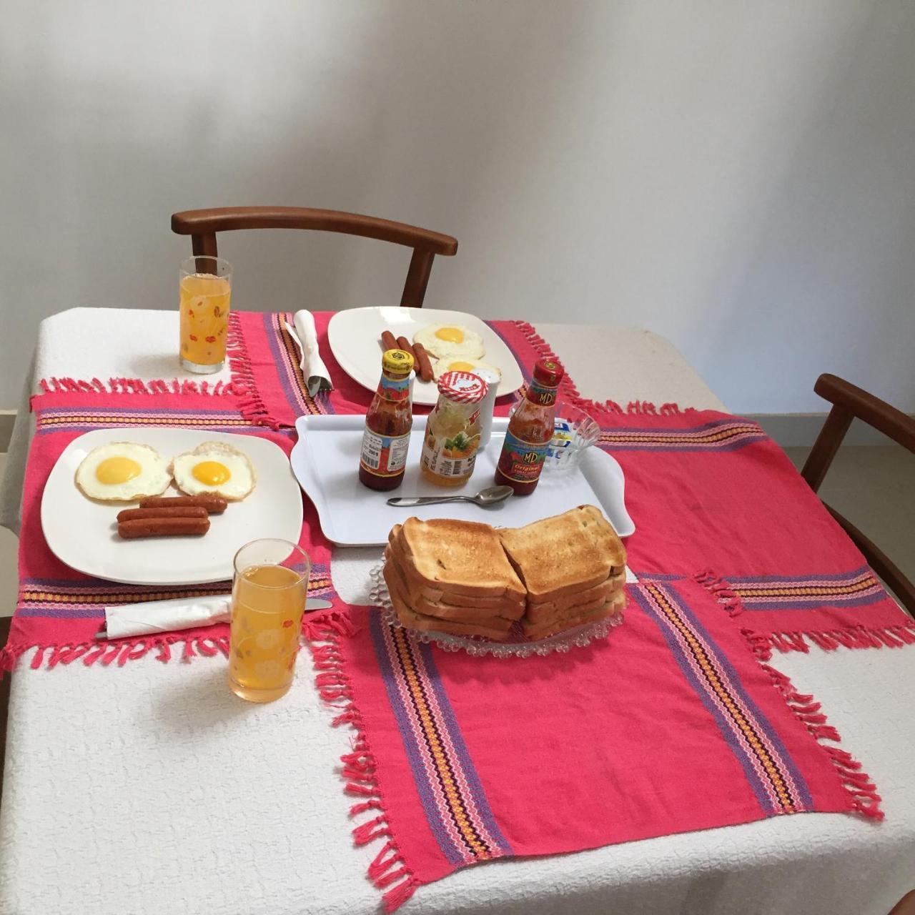 Bed & Breakfast White 3*