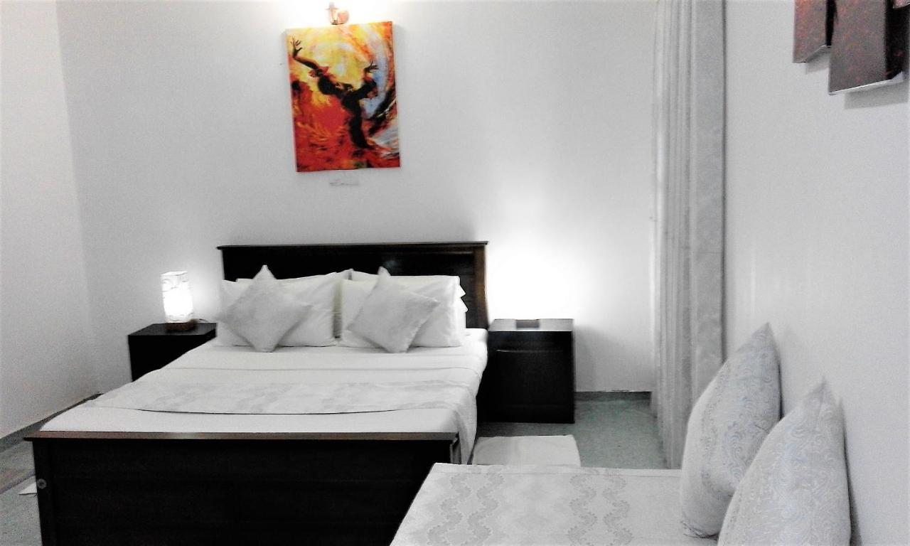 Guest house Yoho Travellers 3*
