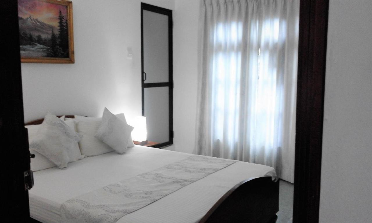 Yoho Travellers Guest house