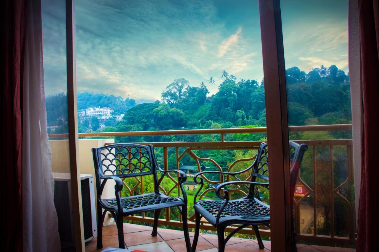 Lakefield Hotel Kandy