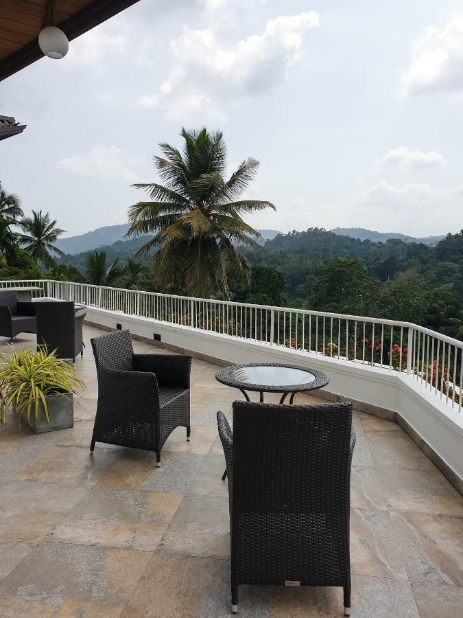 Samindra * Kandy