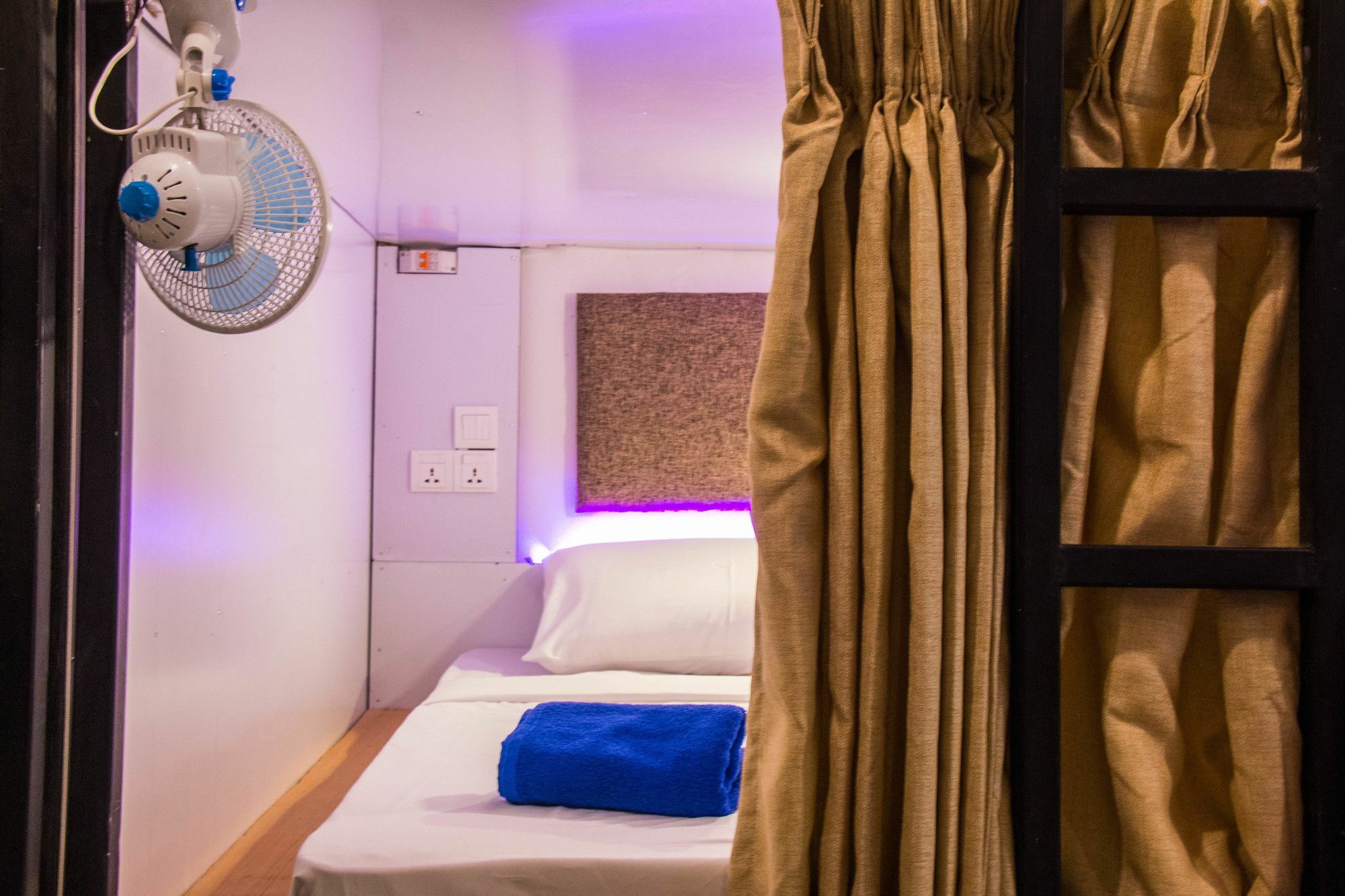 Capsule hotel Bunk Planet Kandy