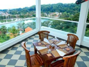 Supreme Hotel Kandy