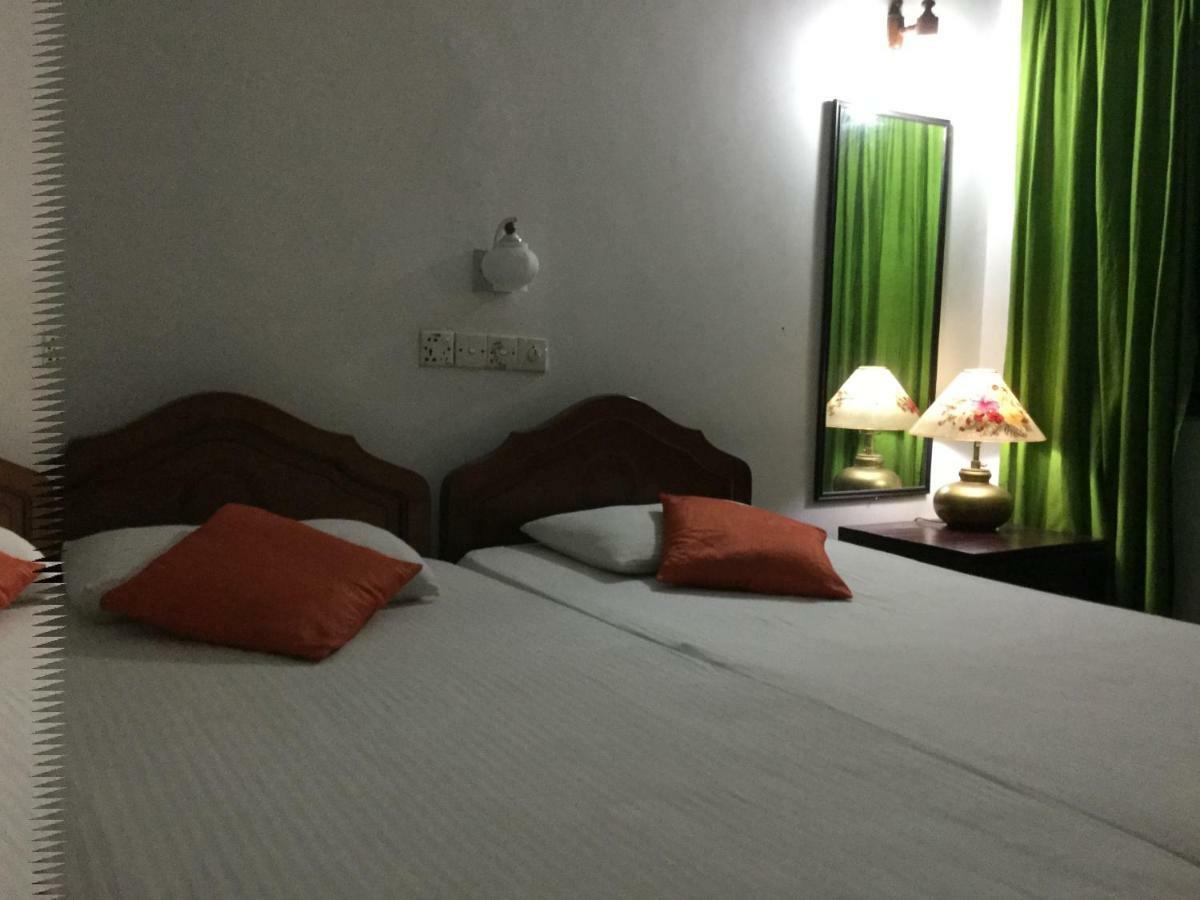 Madugalle's Family Homestay Kandy