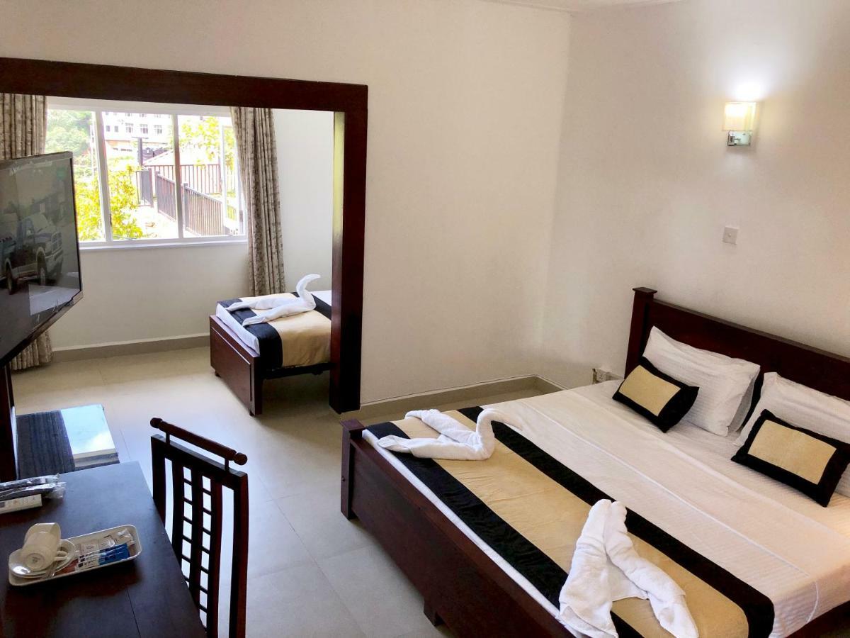 Hotel Lake Kandyan 3*