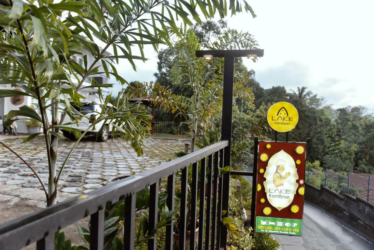Lake Kandyan Kandy