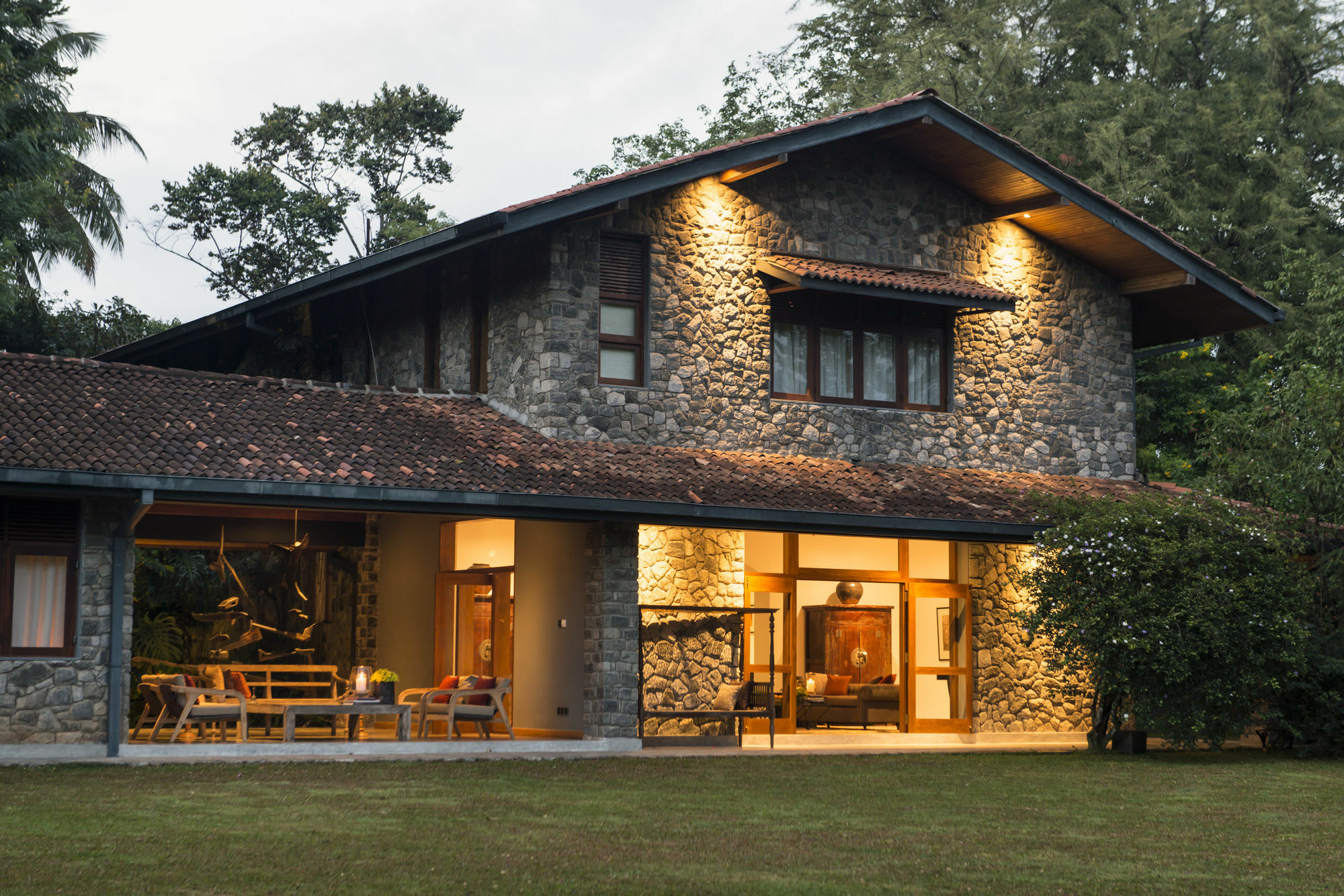 Stone House, Hotel 3*