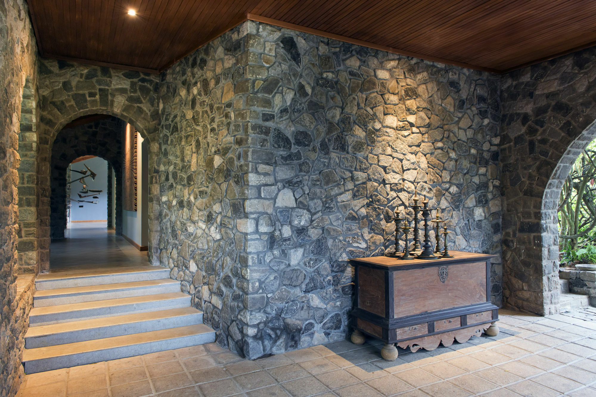 Stone House, Hotel