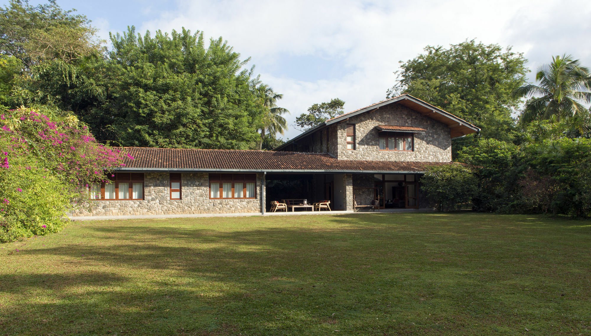 Hotel Stone House,