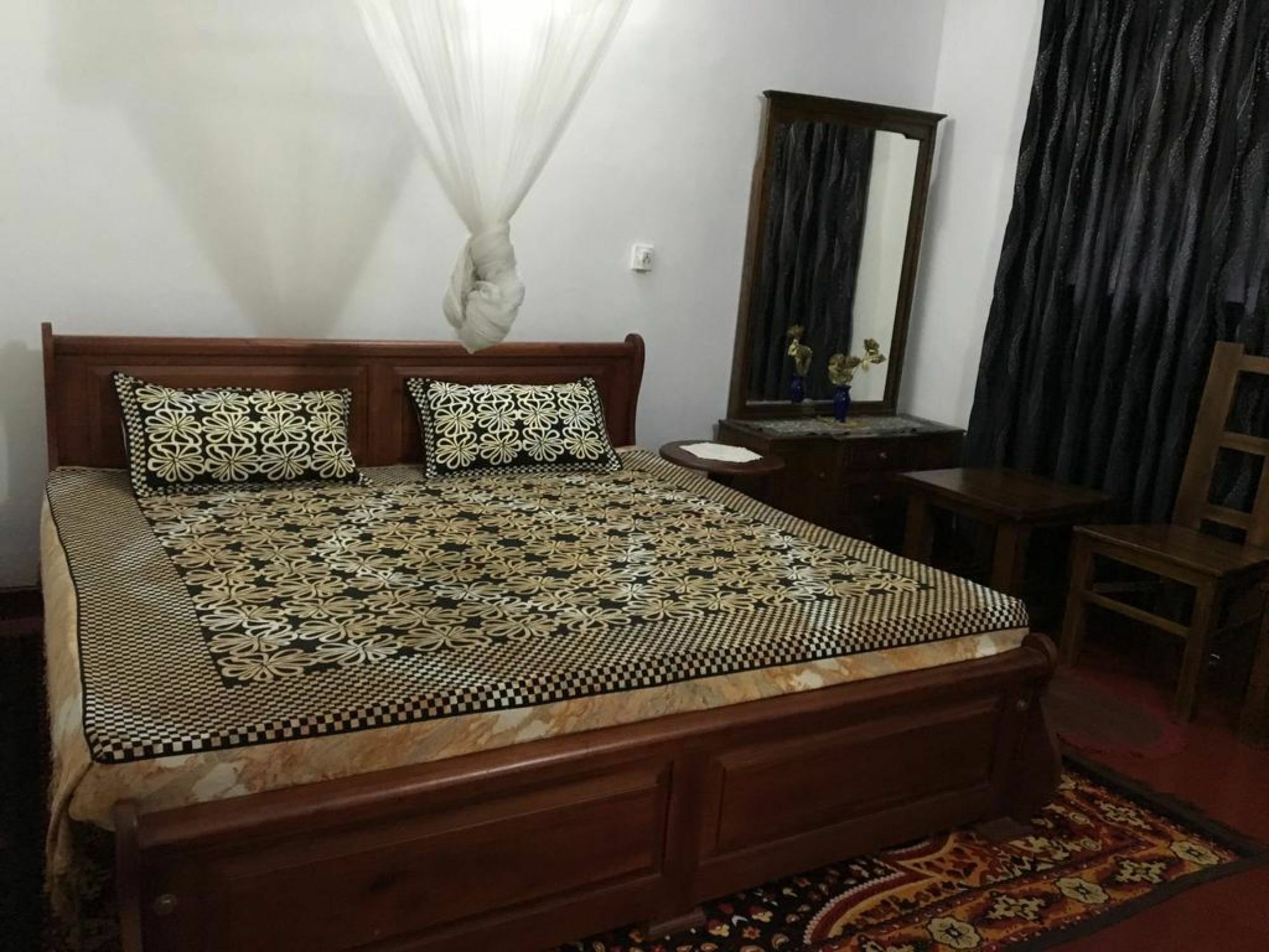 Shady Trees Guest house 2*