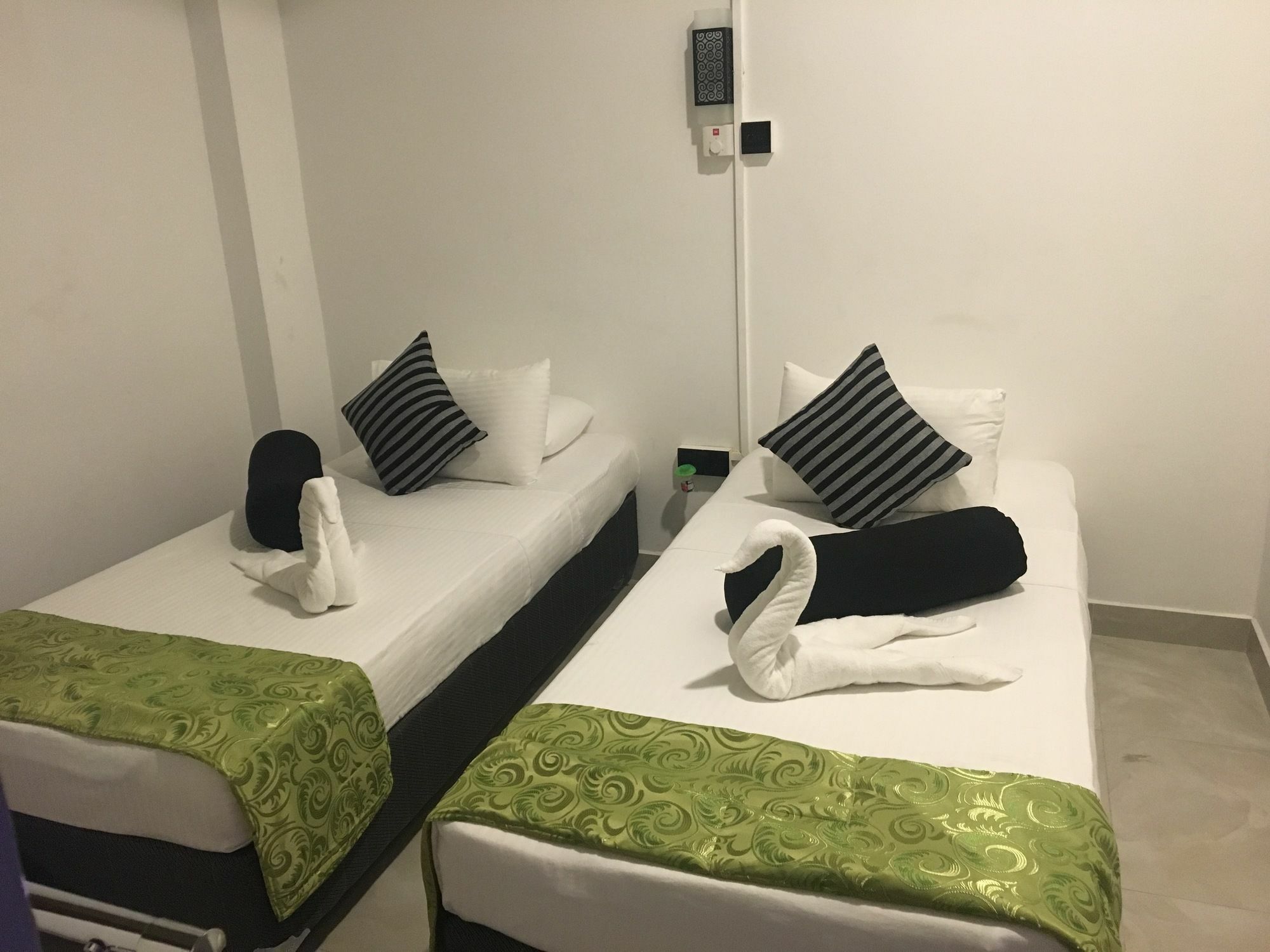 Hotel & 2*