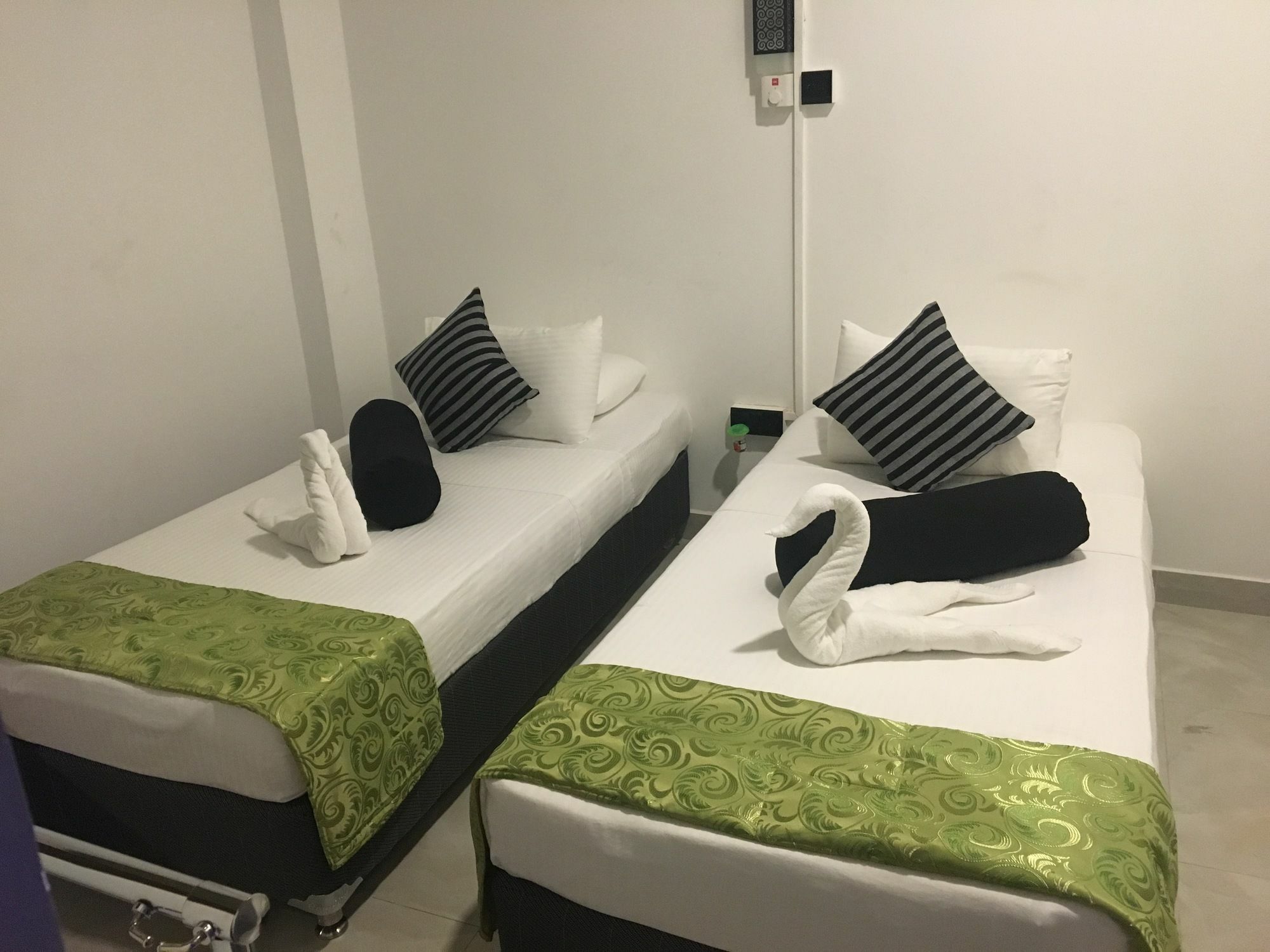 & Hotel 2*