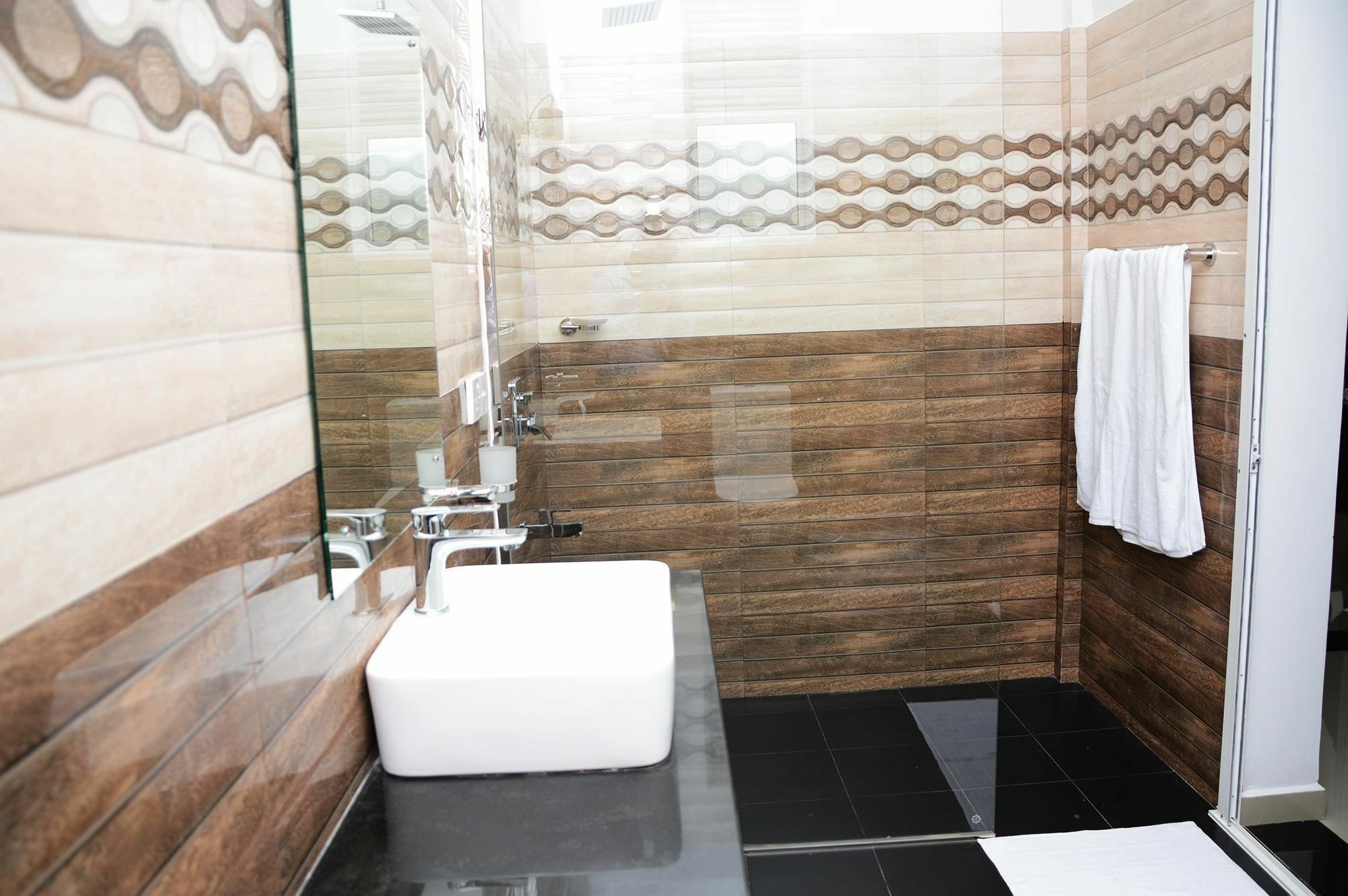 Hotel Dazzling 3*