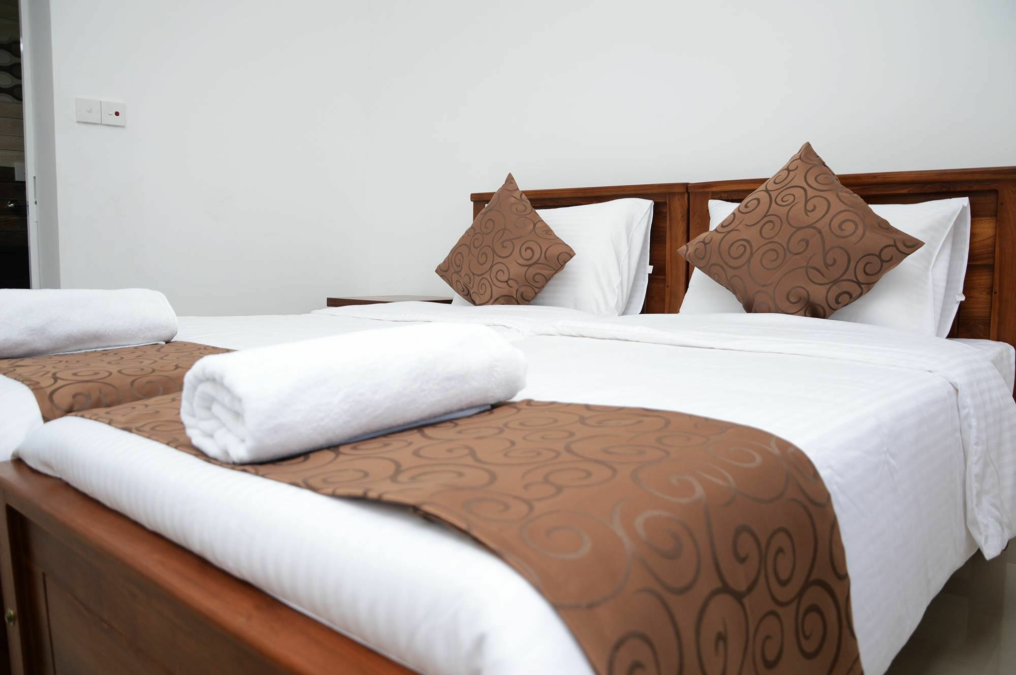 Hotel Dazzling 3*