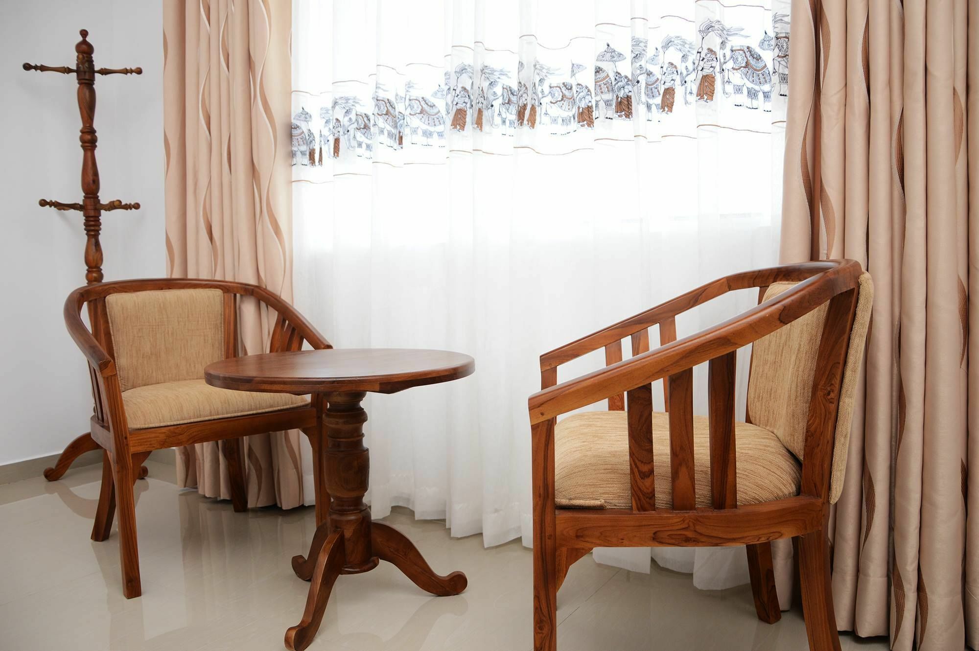Dazzling 3* Kandy