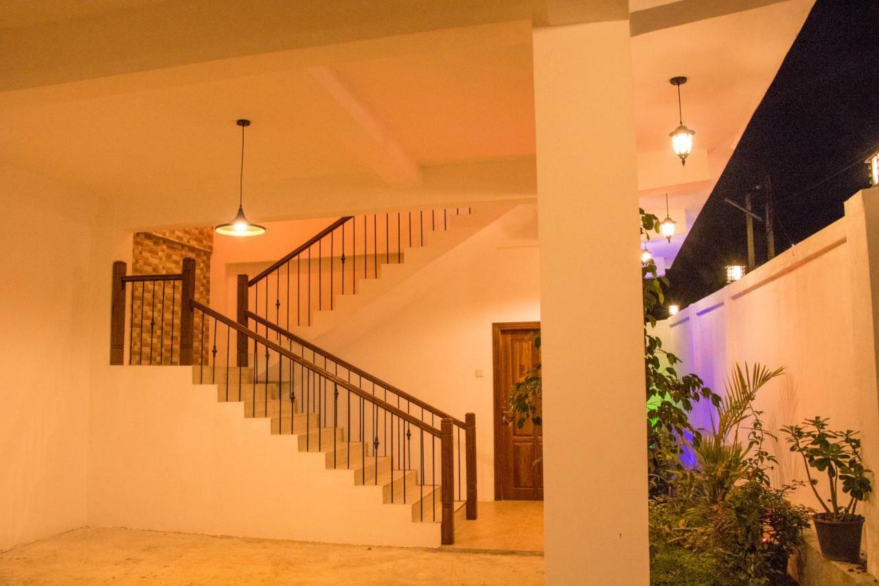 White Camelot Hotel