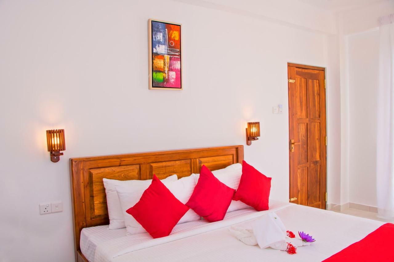 Hotel White Camelot