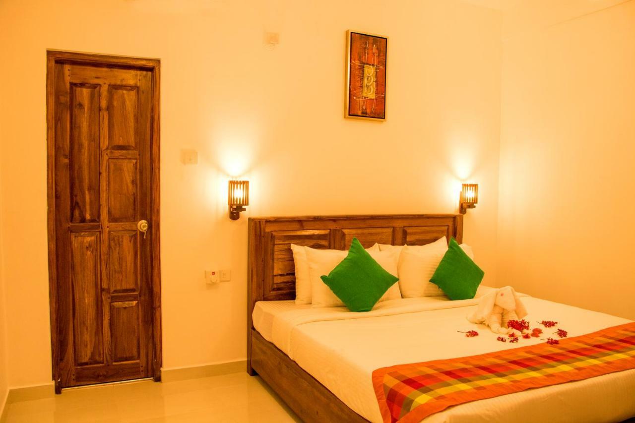 White Camelot Hotel 3*