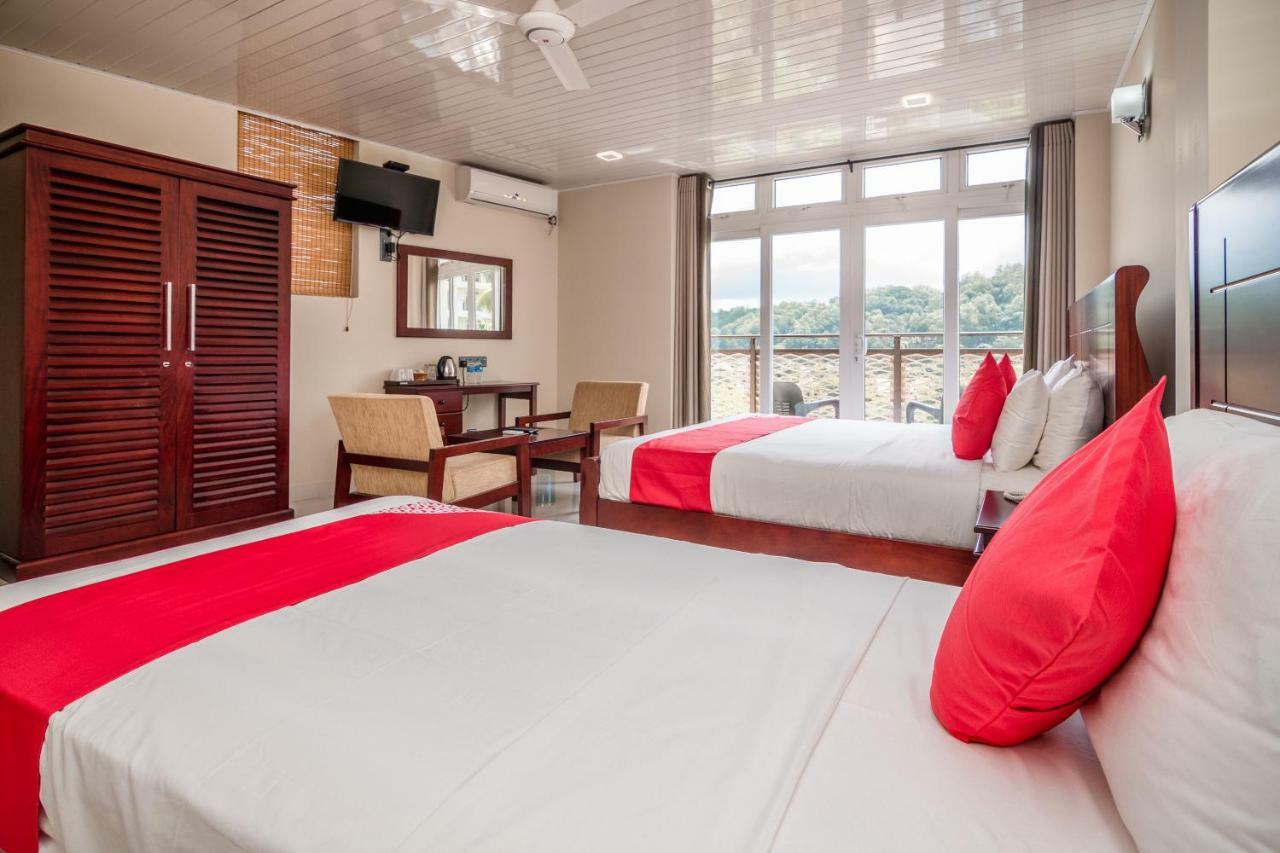 Hotel Janora Hills