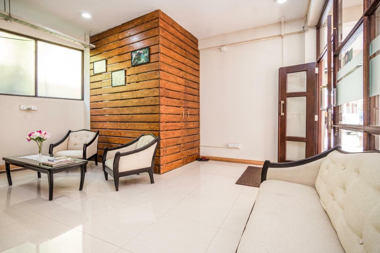 Hotel Janora Hills