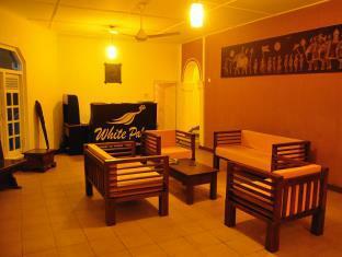 Oyo 386 White Tourist Guest 3*