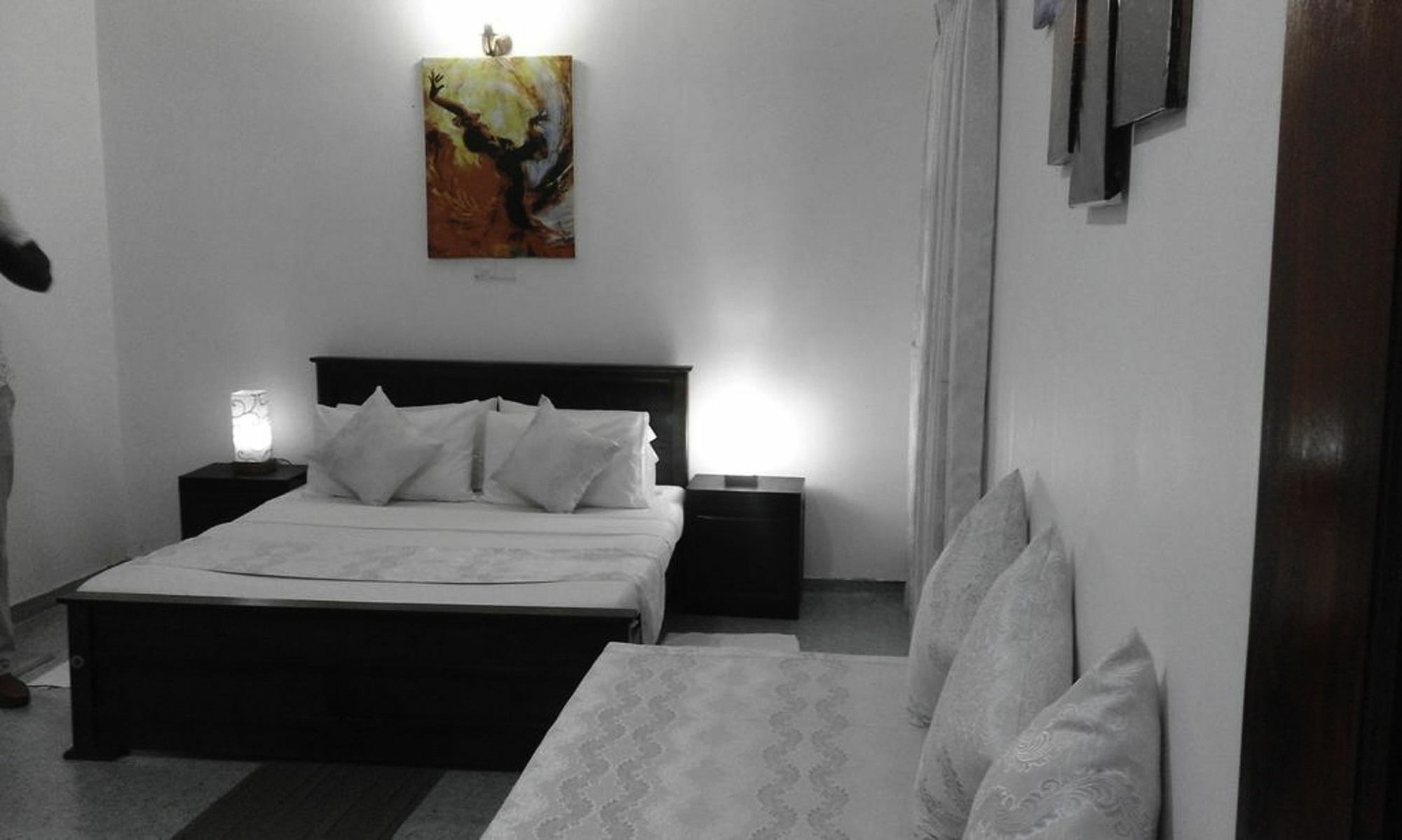 Yoho Travellers Guest house
