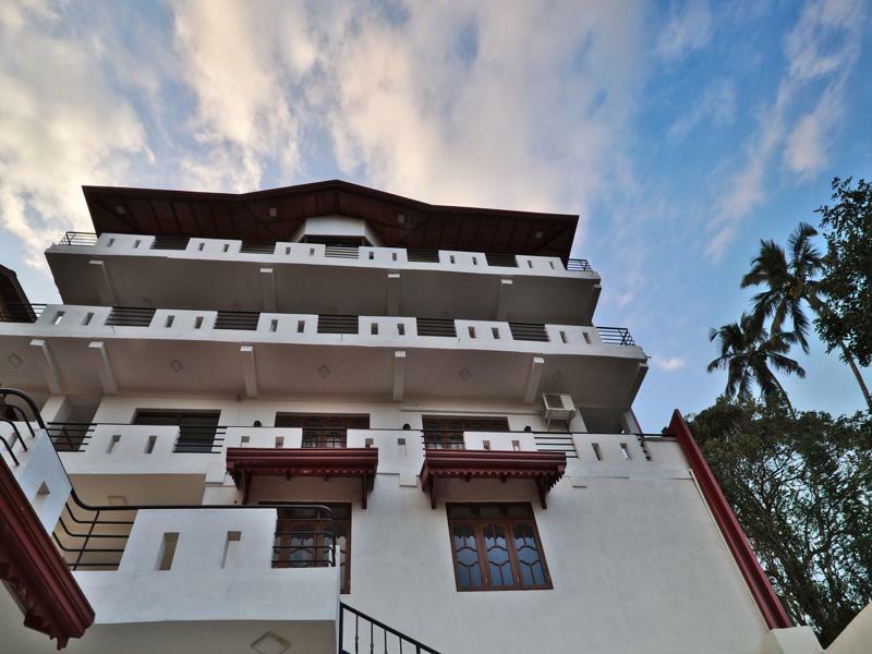 Hotel Kandyan Bluestar 2*