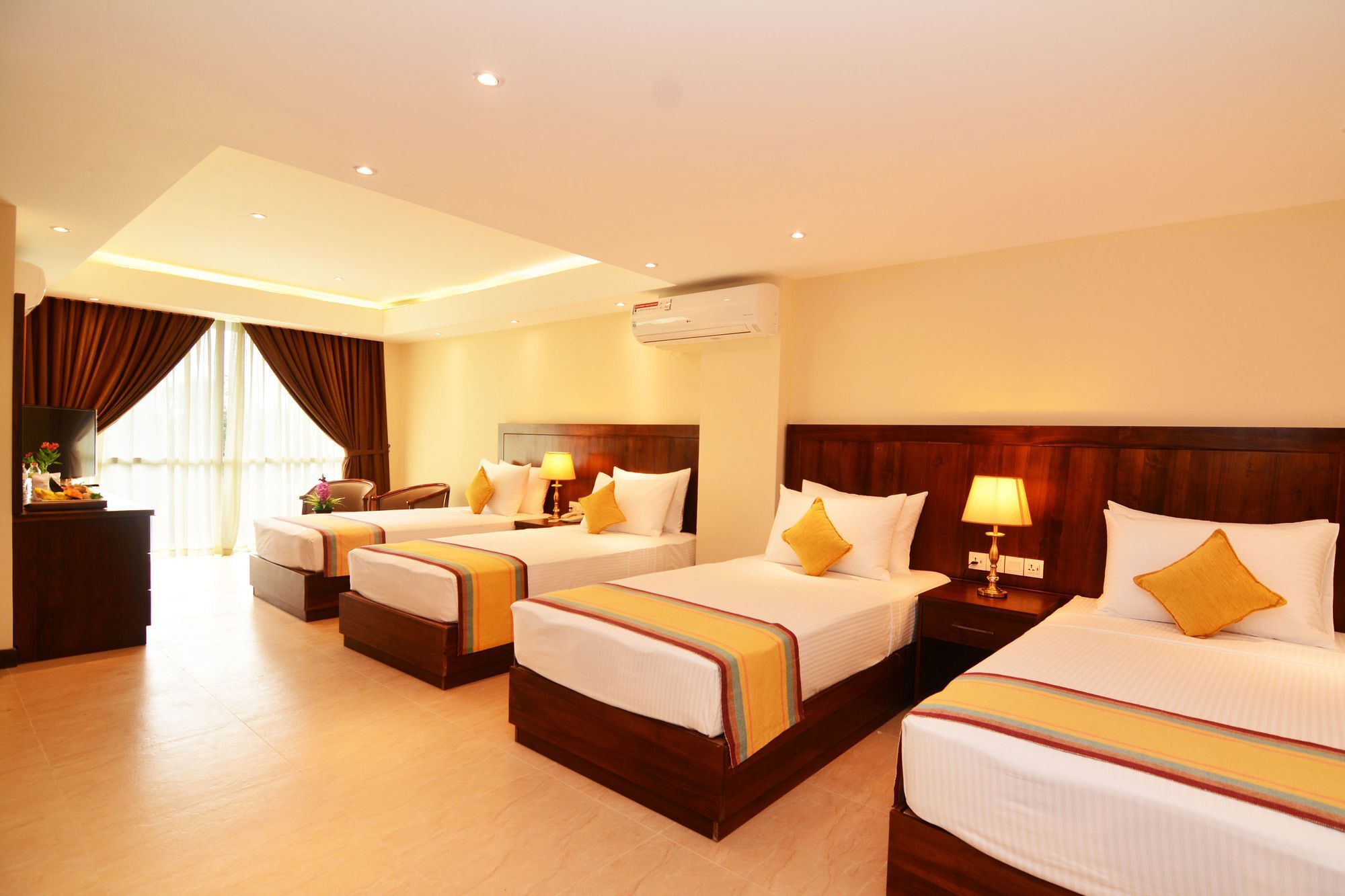 Hotel Grand 103