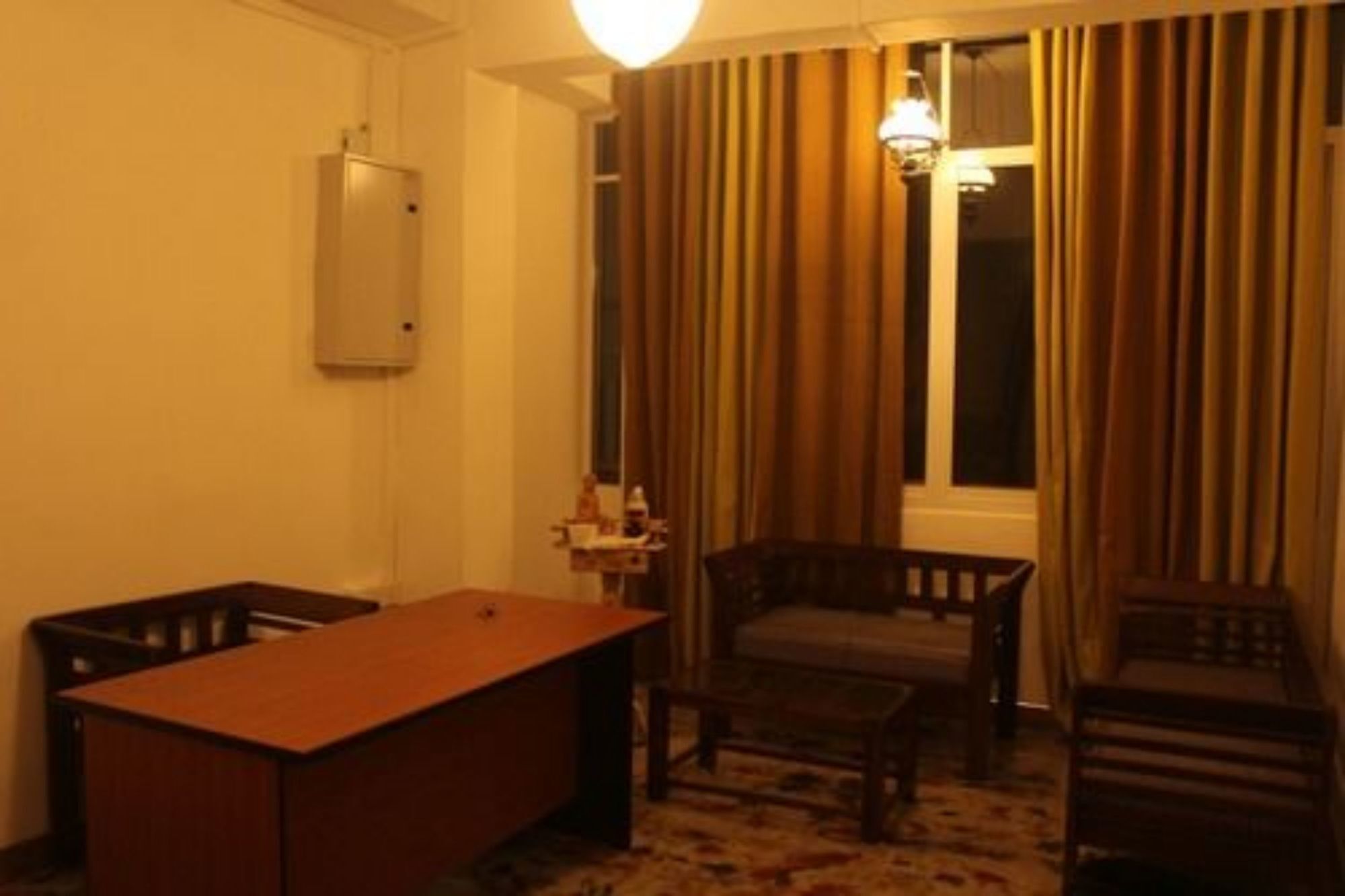 Hotel Dumbara Peak *