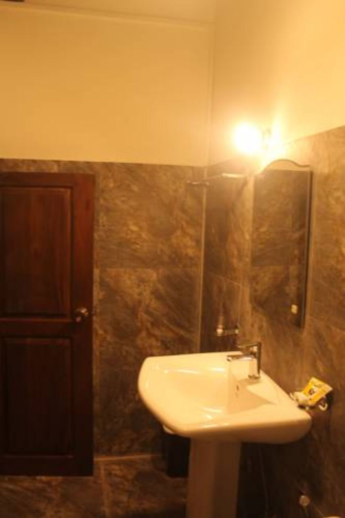 Hotel Dumbara Peak Kandy