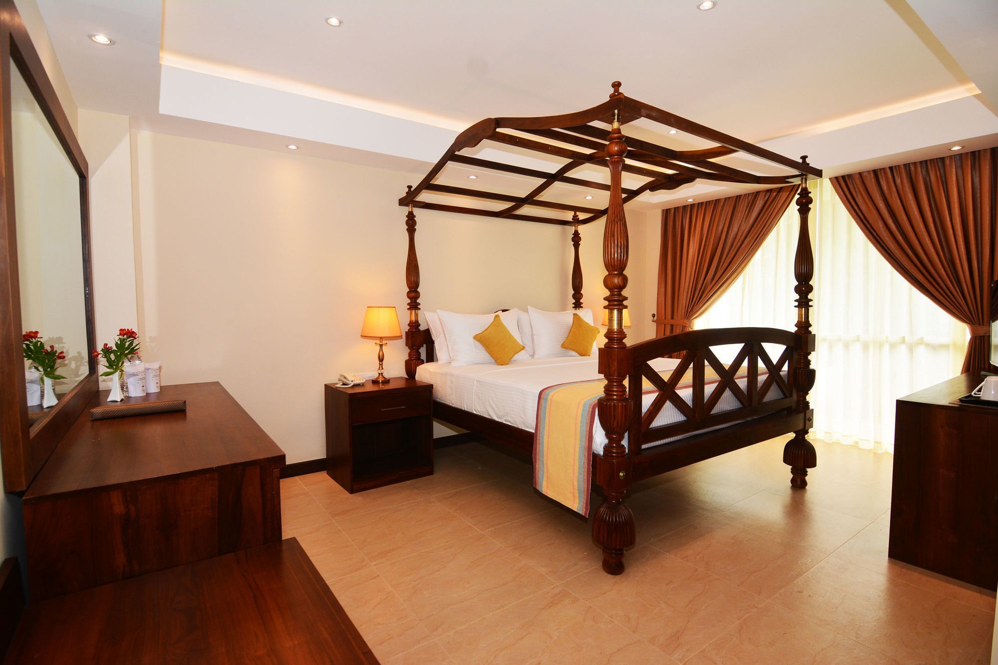 Grand 103 Hotel 3*
