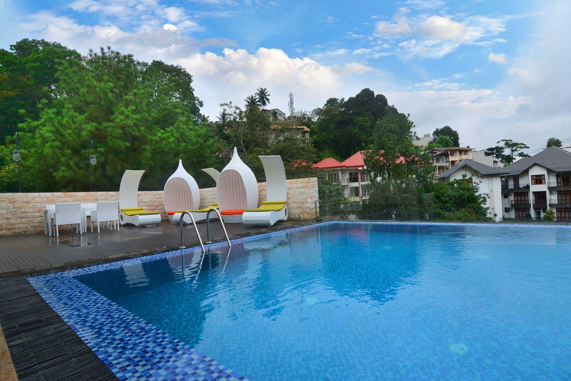 Hotel Grand 103 Kandy