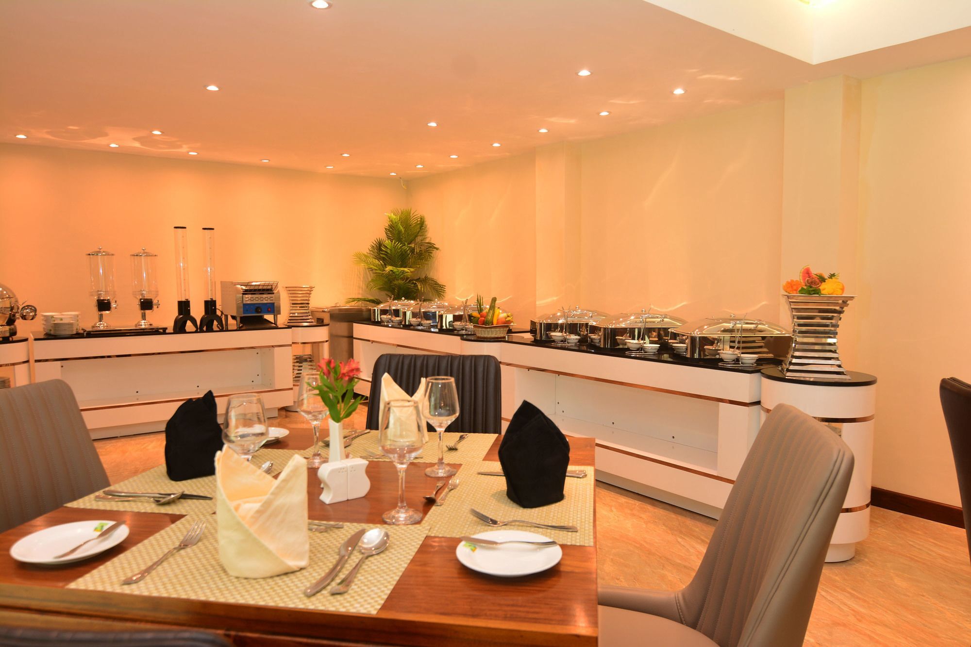 Hotel Grand 103 3*