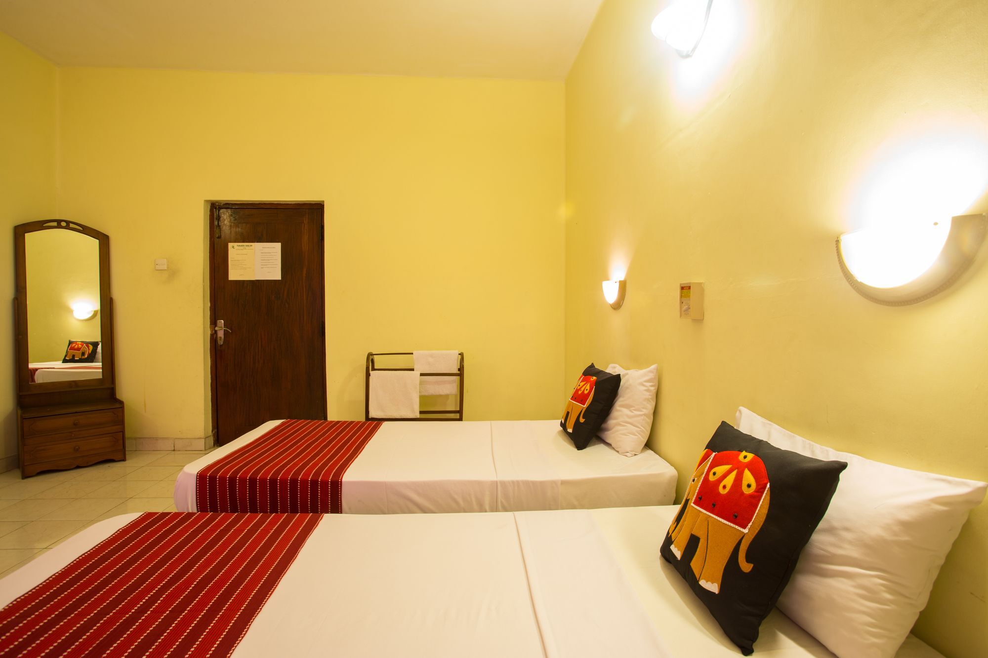 Hotel Tamarind Tree *