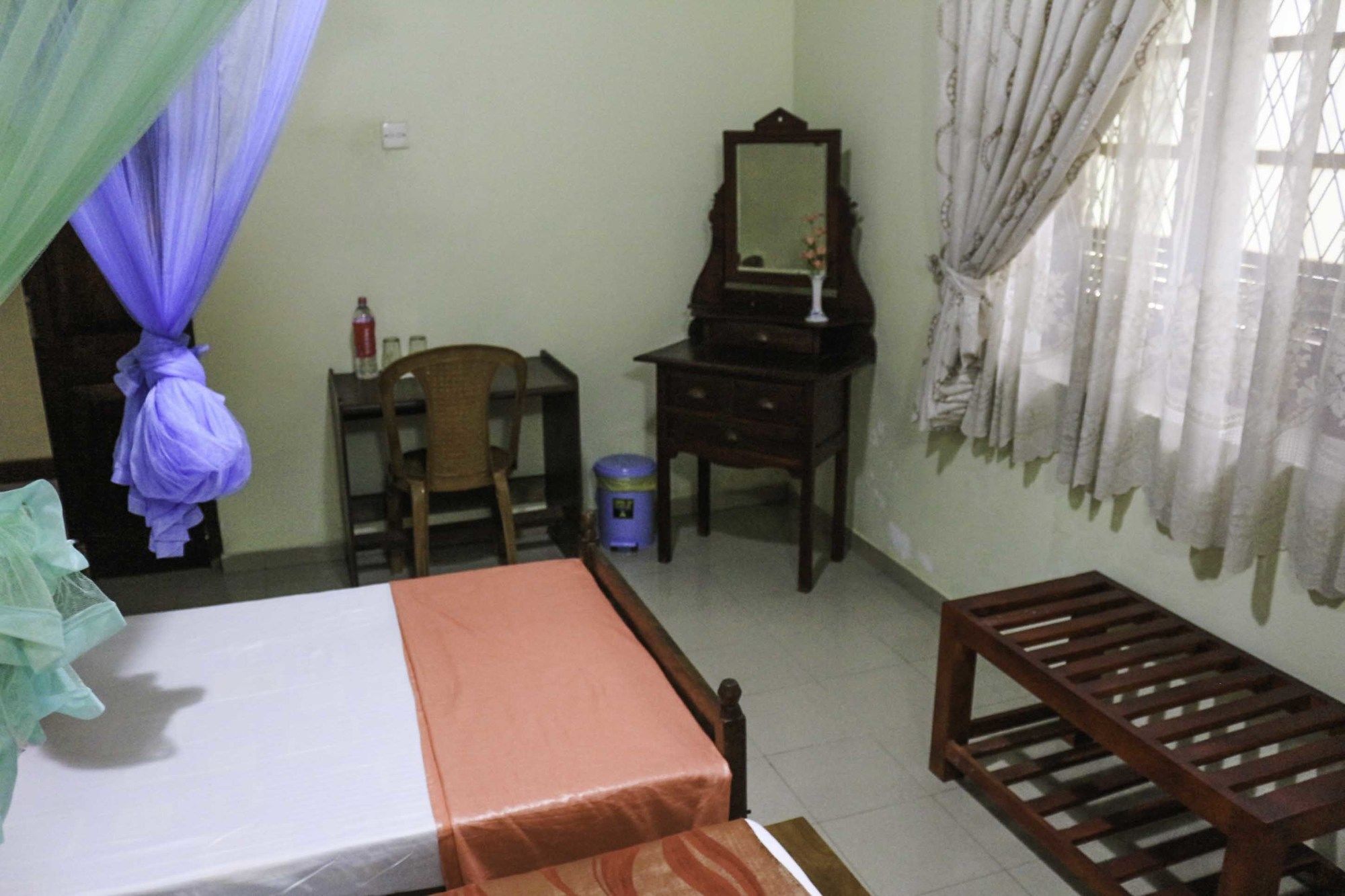 Yoho Granary Guest house 3*