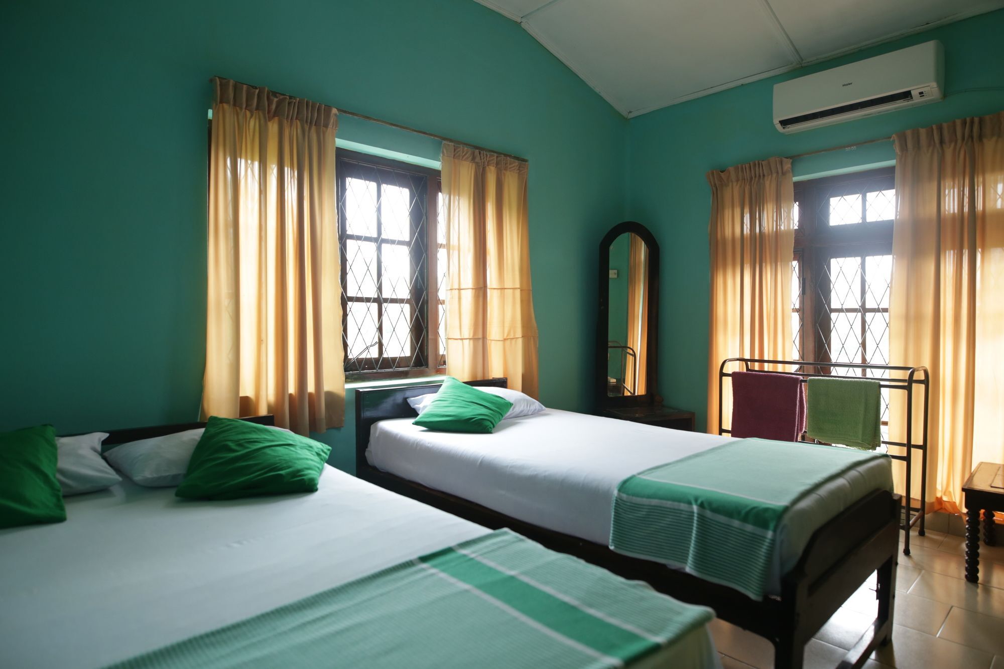 Araliya Hotel