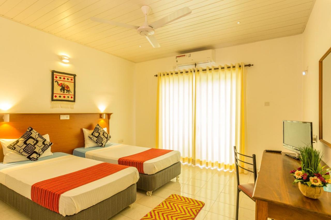 Tamarind Tree Hotel *