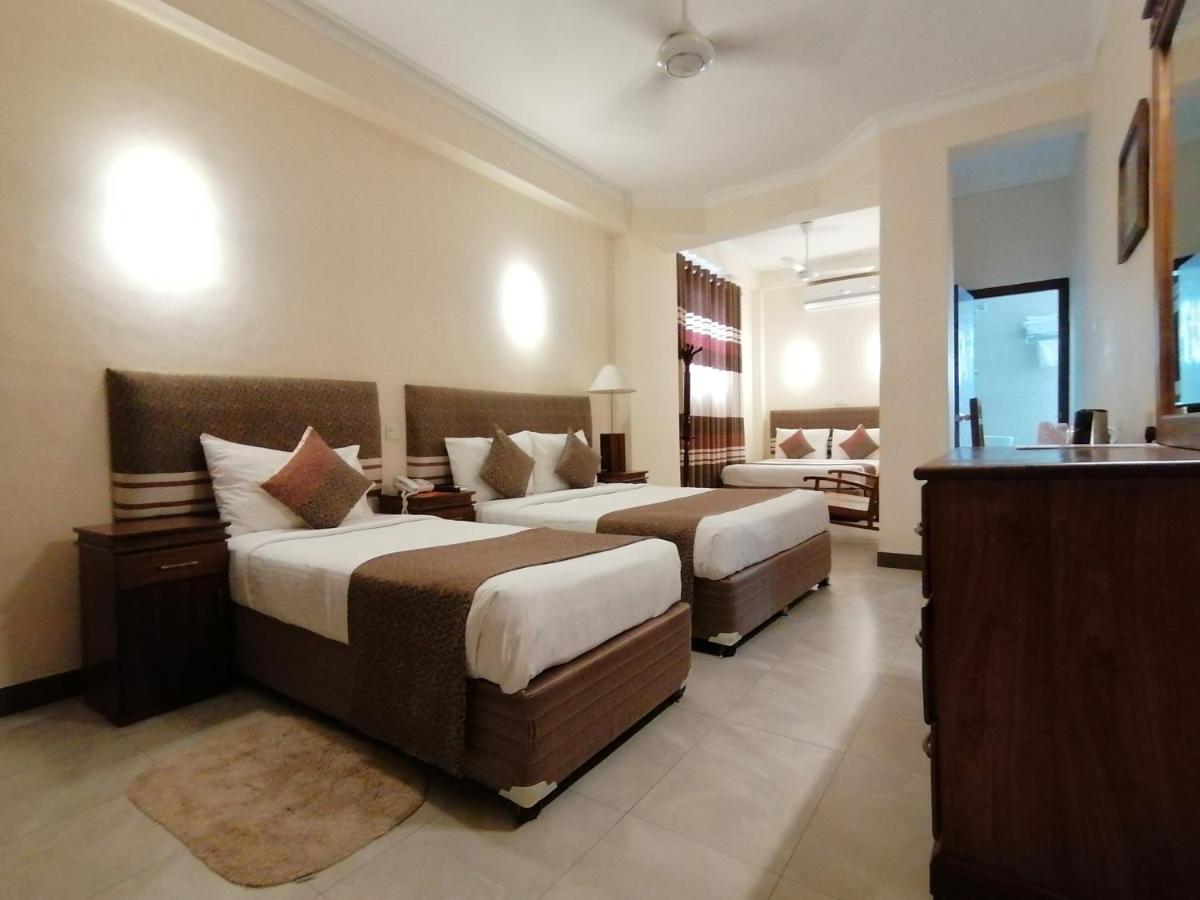 Hotel The Royal Mall