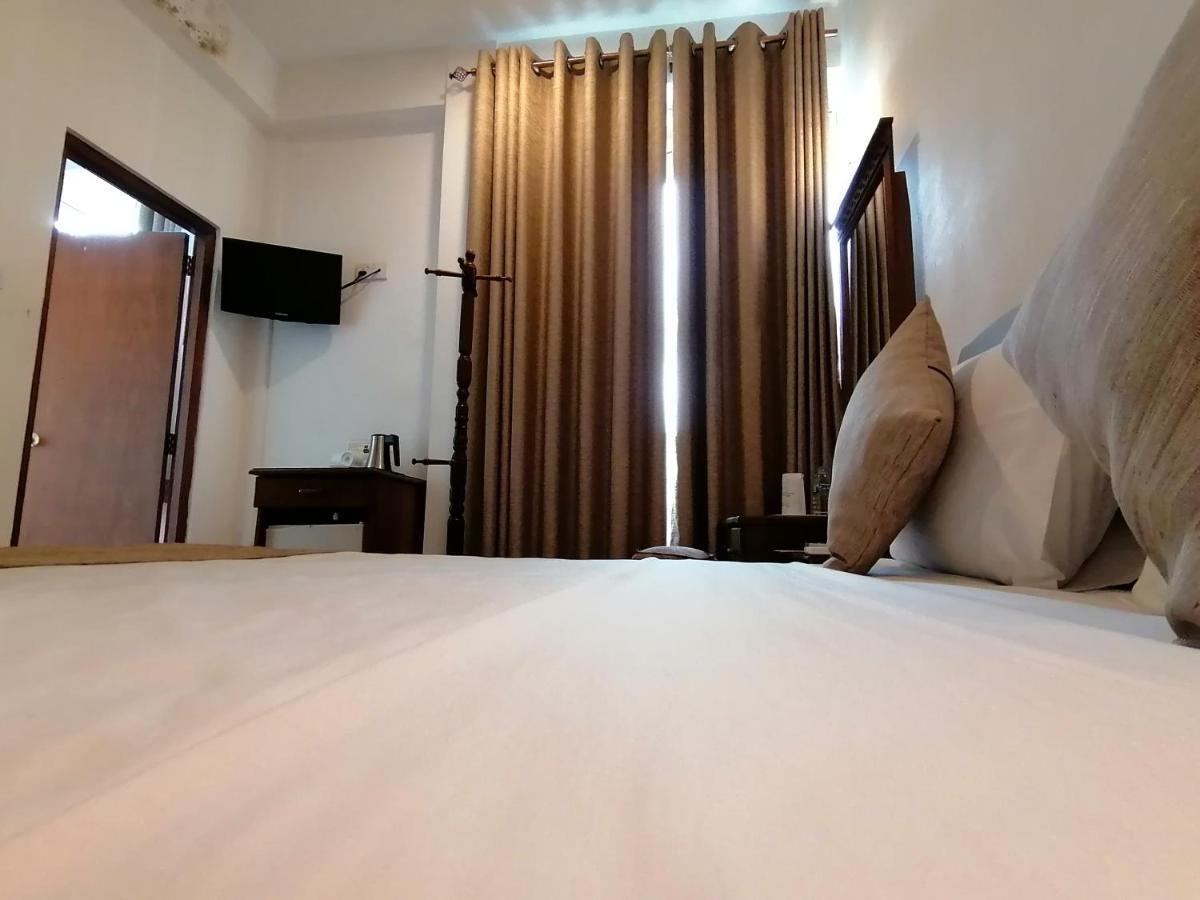Hotel The Royal Mall *