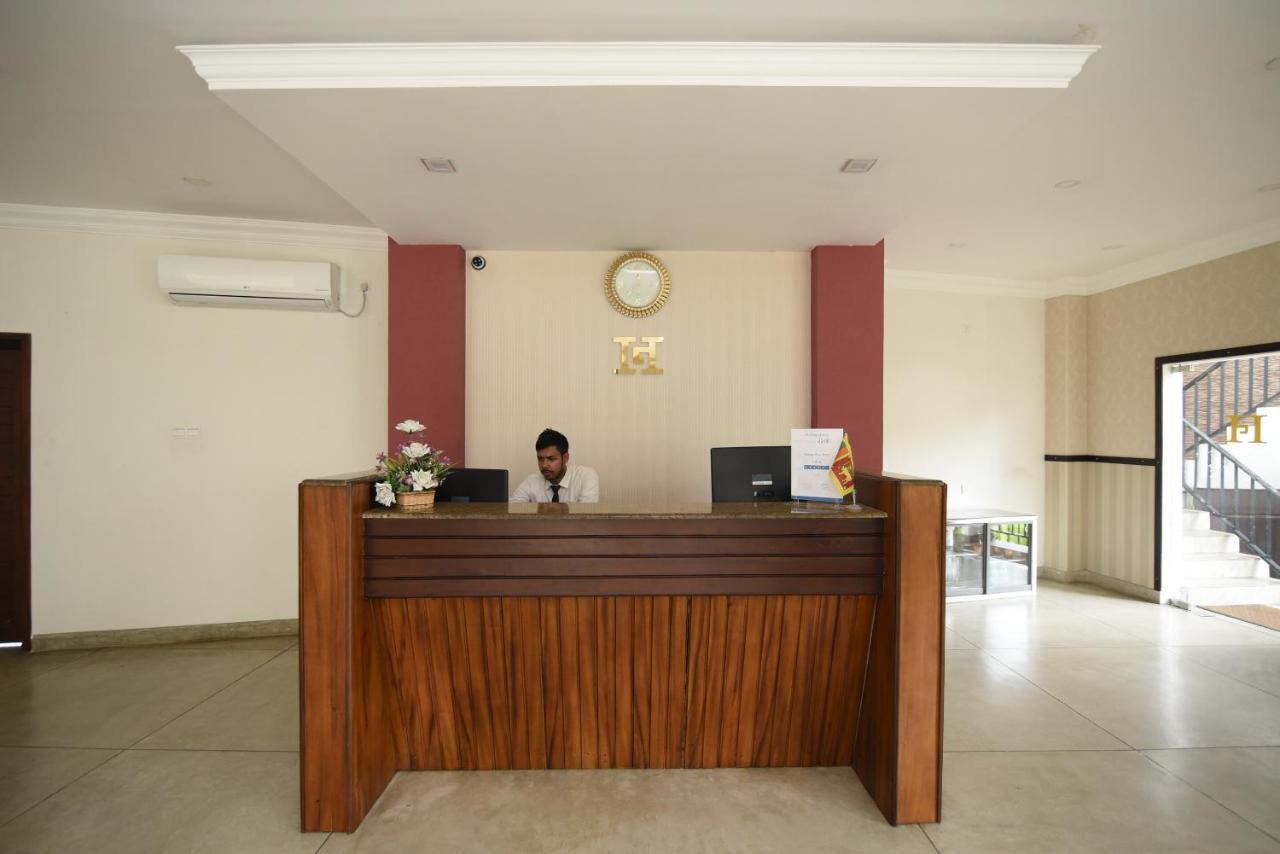 Galaxy Hotel 3*